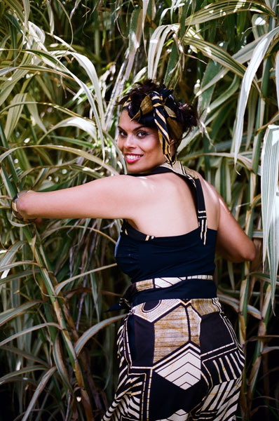 003_Neisha_Feb2011_WEB