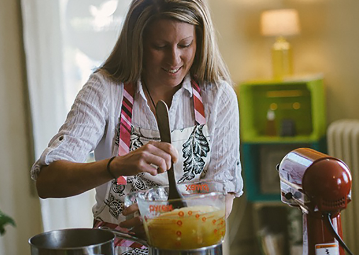 Scratch Mommy's Jessica Healey at work.